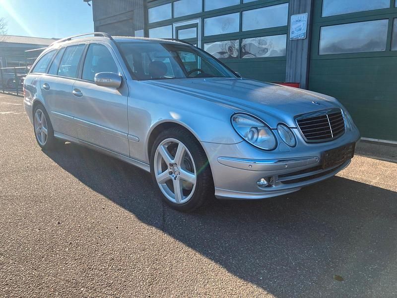 Gebraucht Mercedes E500 306 PS (225 kW) 2005 Silber Kombi