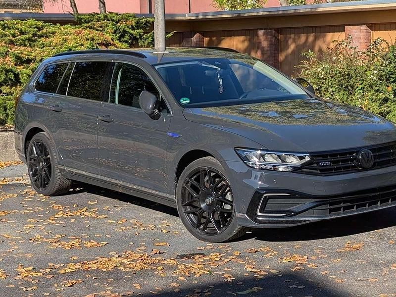 Grau Gebraucht 2020 VW Passat GTE Kombi | 22.500 € (Guter Preis) - Bild 1/4