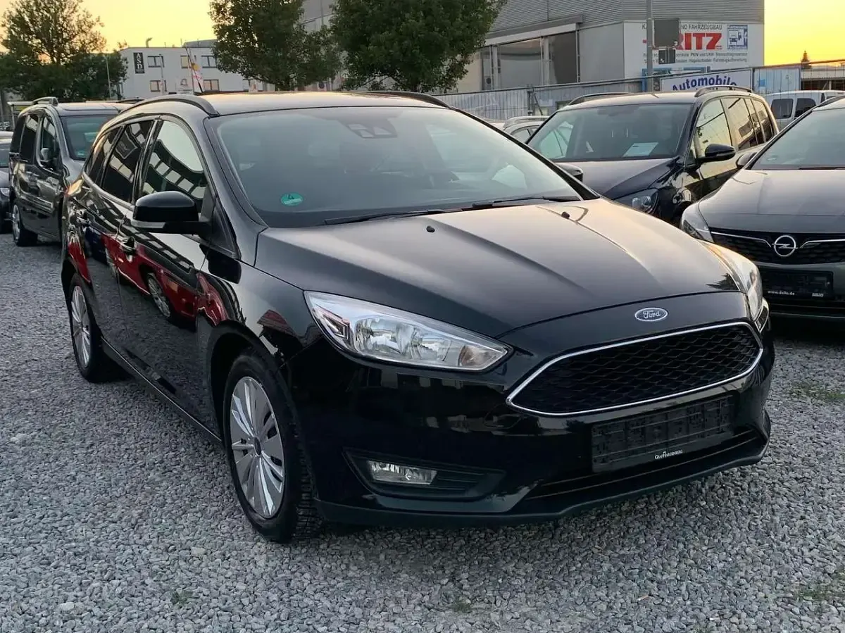 Gebraucht Ford Focus Trend 125 PS (91 kW) 2016 Schwarz Kombi