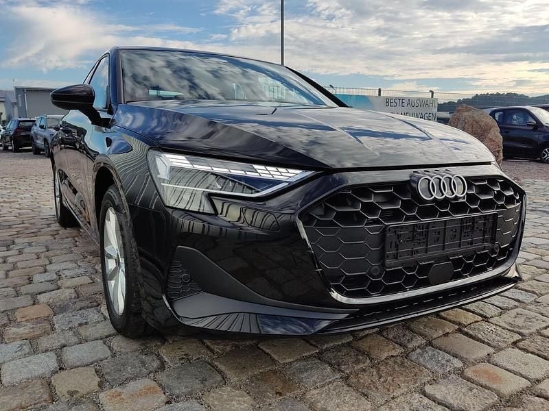Nowe Audi A3 150 KM (110 kW) 2026 Czarny Sedan/Limuzyna