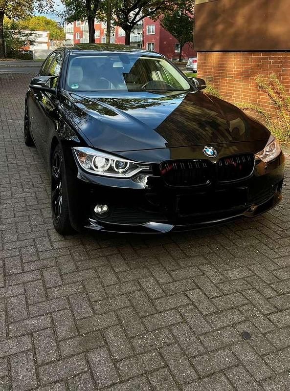 Gebraucht BMW 320 Sport Line 184 PS (135 kW) 2012 Limousine