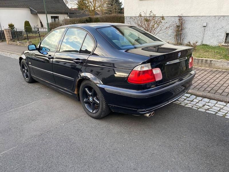 Gebraucht BMW 323 M Sport 170 PS (125 kW) 2000 Schwarz Limousine