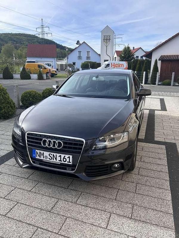 Usata Audi A4 Attraction 143 CV (105 kW) 2011 Grigio Berlina