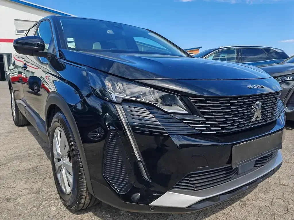 Gebraucht Peugeot 5008 131 PS (96 kW) 2022 Schwarz SUV