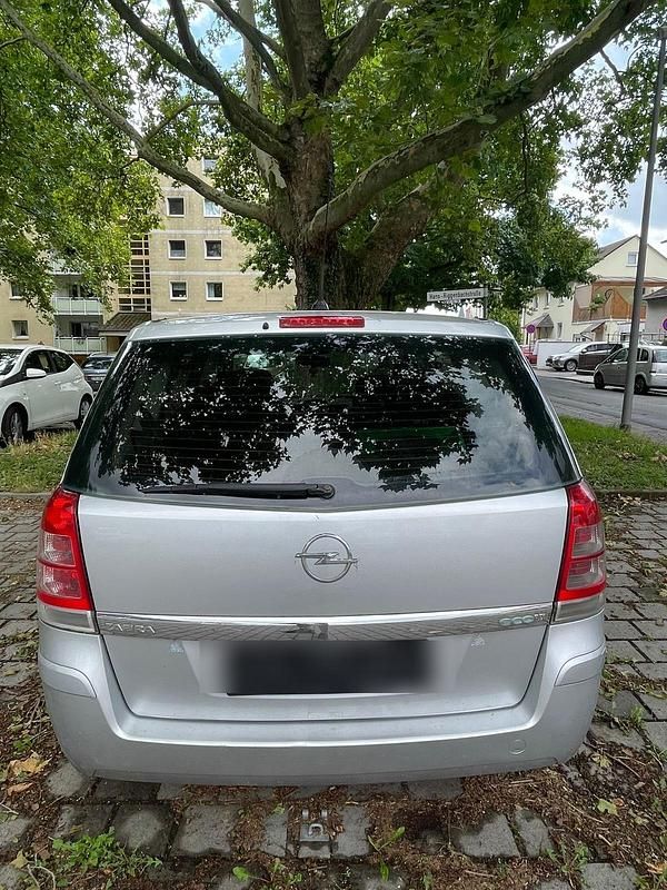 Silber Gebraucht 2008 Opel Zafira Van / Kleinbus | 1.800 € (Fairer Preis) - Bild 1/4