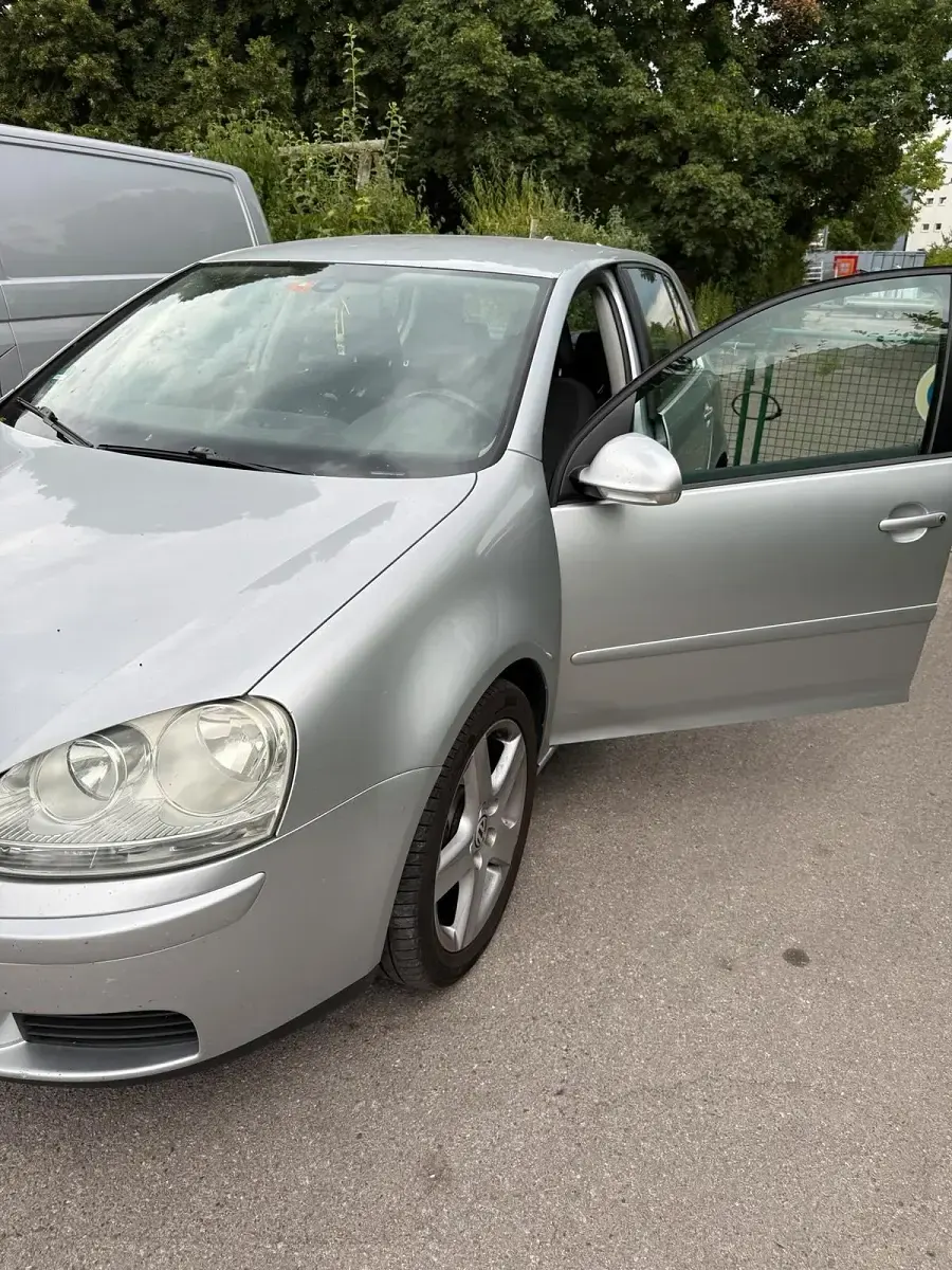 Gebraucht VW Golf V Comfortline 140 PS (102 kW) 2007 Silber Limousine