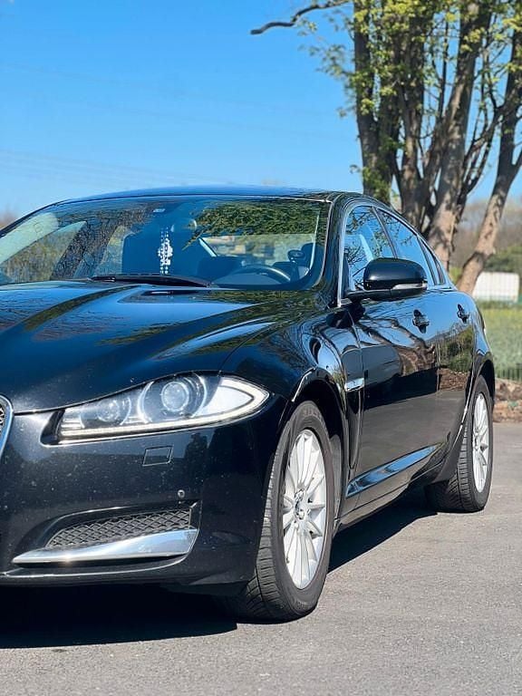 Second-hand Jaguar XF 200 CP (147 kW) 2012 Negru Berlinǎ