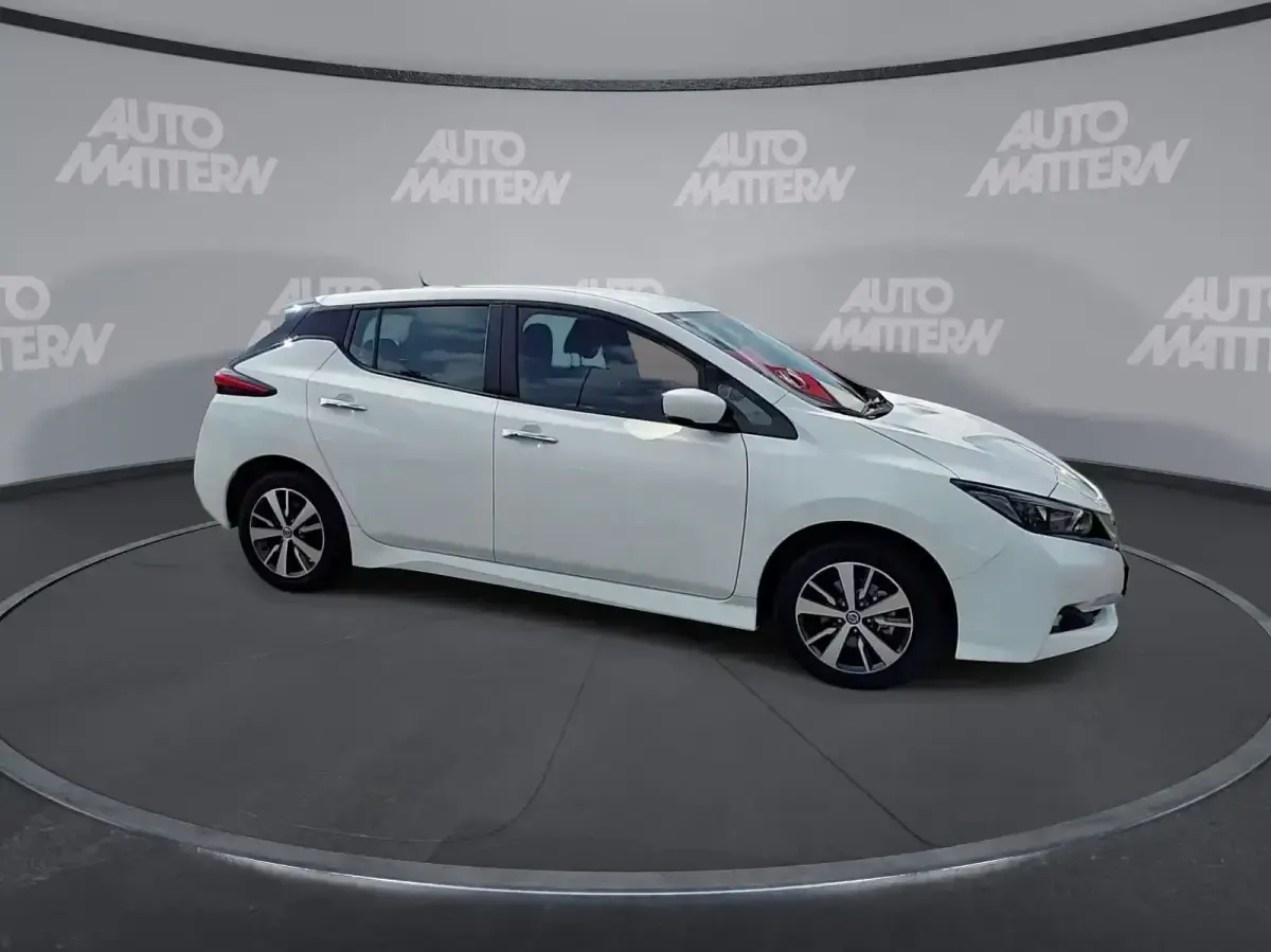 Occasion Nissan Leaf Acenta 110 kW (150 ch) 2021 Blanc Citadine