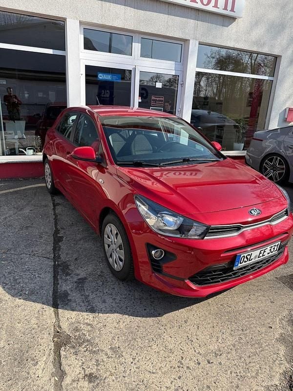 Gebraucht Kia Rio Edition 7 84 PS (61 kW) 2022 Rot Kleinwagen