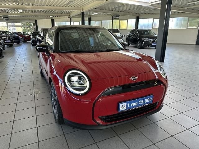 Gebraucht Mini Cooper SE Classic 160 kW (218 PS) 2025 Rot Kleinwagen
