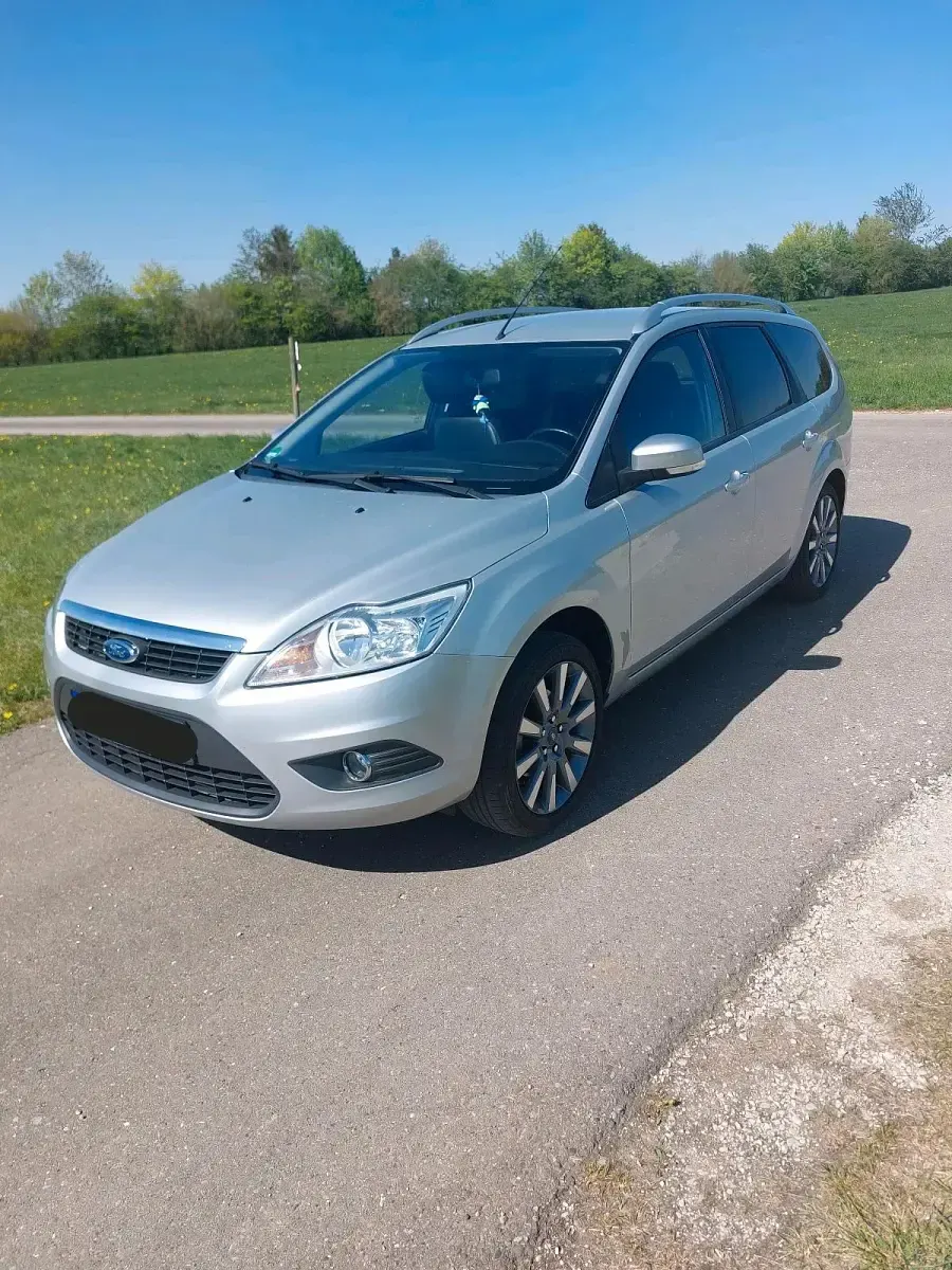Gebraucht Ford Focus 125 PS (91 kW) 2011 Silber Kombi