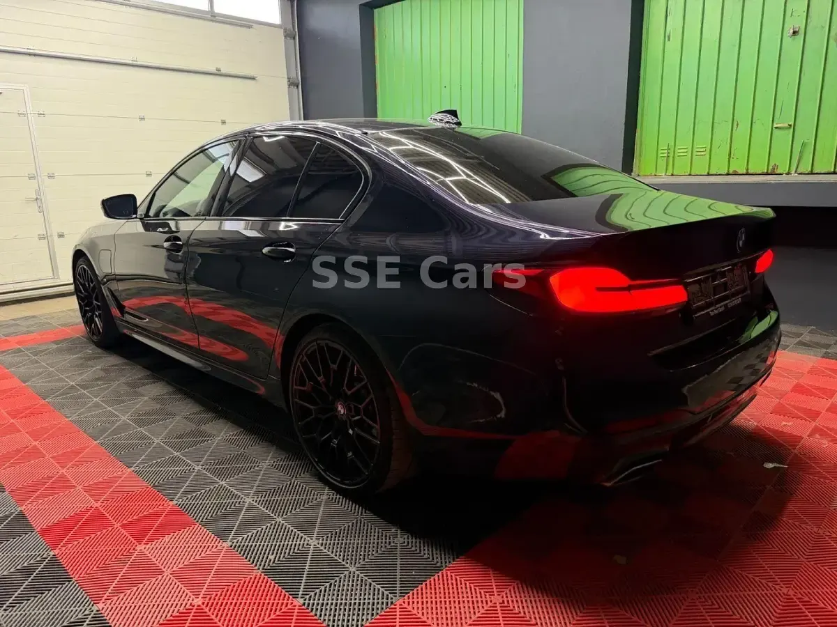 Gebraucht BMW 530e M Sport 184 PS (135 kW) 2019 Schwarz Limousine