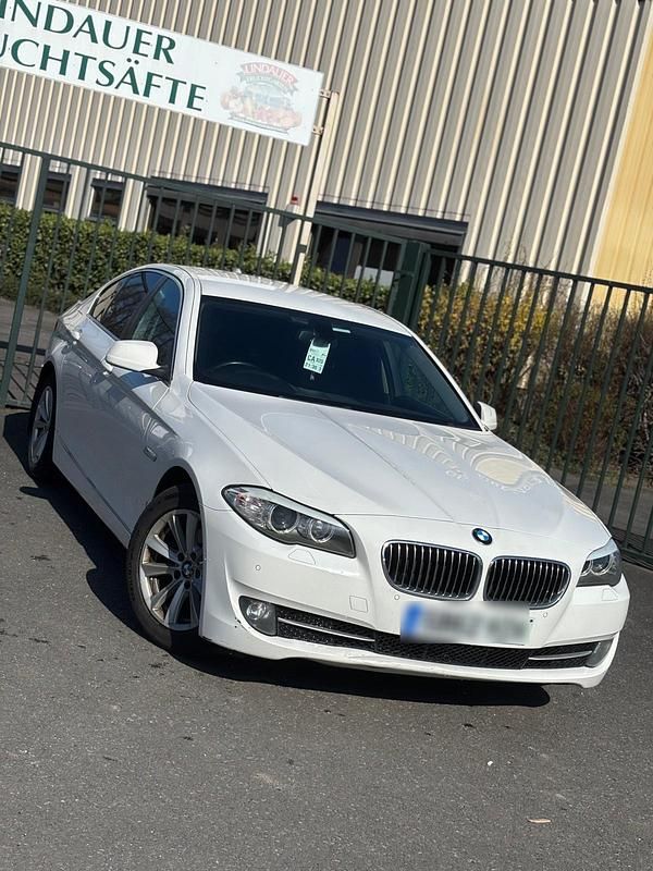 Gebraucht BMW 520 184 PS (135 kW) 2013 Weiß Kleinwagen