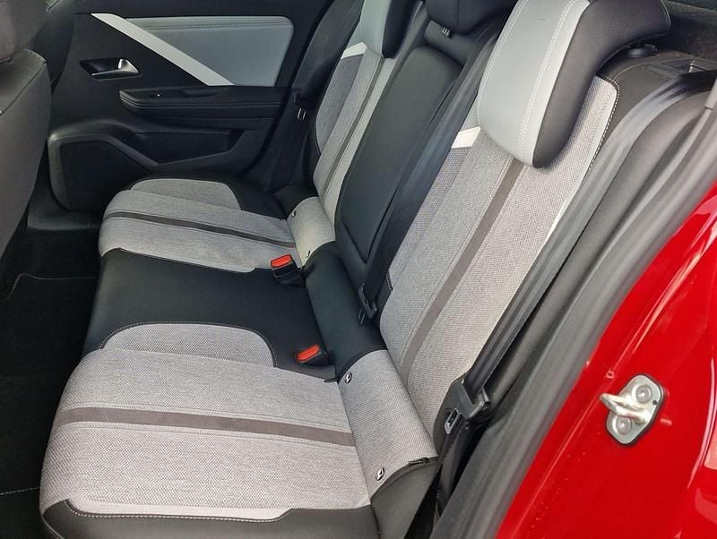 Gebraucht Opel Astra Business Elegance 179 PS (131 kW) 2022 Rot metallic