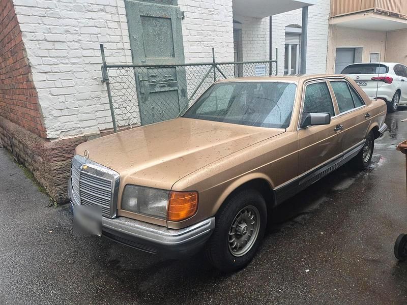 Gebraucht Mercedes E500 245 PS (180 kW) 1984 Gold Limousine