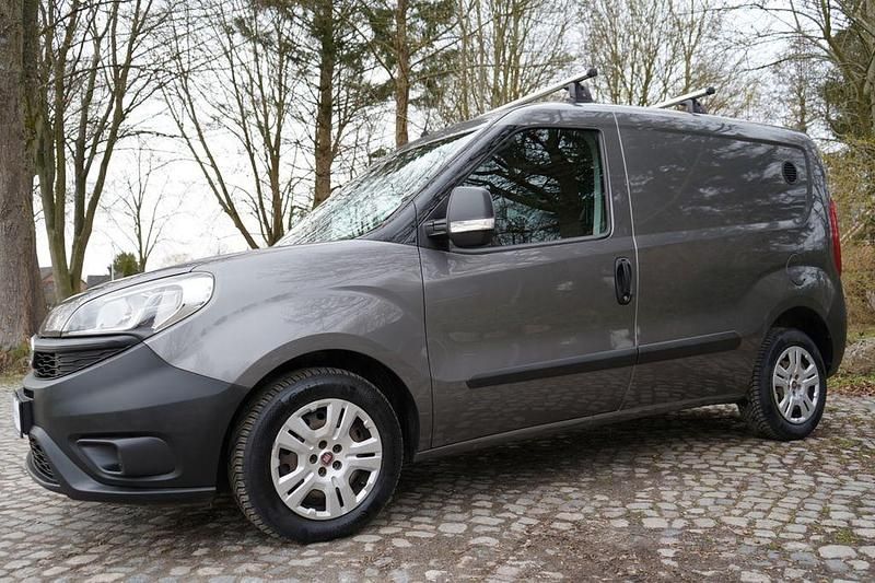 Gebraucht Fiat Doblò 95 PS (69 kW) 2017 Grau Van / Kleinbus