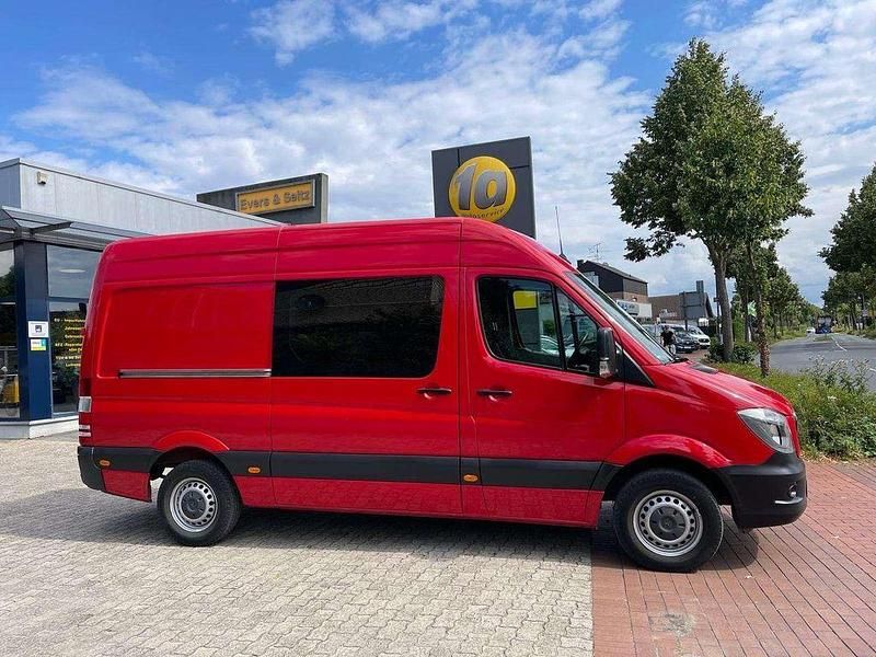 Gebraucht Mercedes Sprinter 114 PS (83 kW) 2018 Rot Van