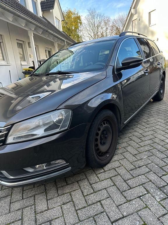 Usado VW Passat 140 HP (102 kW) 2012 Castanho Carrinha