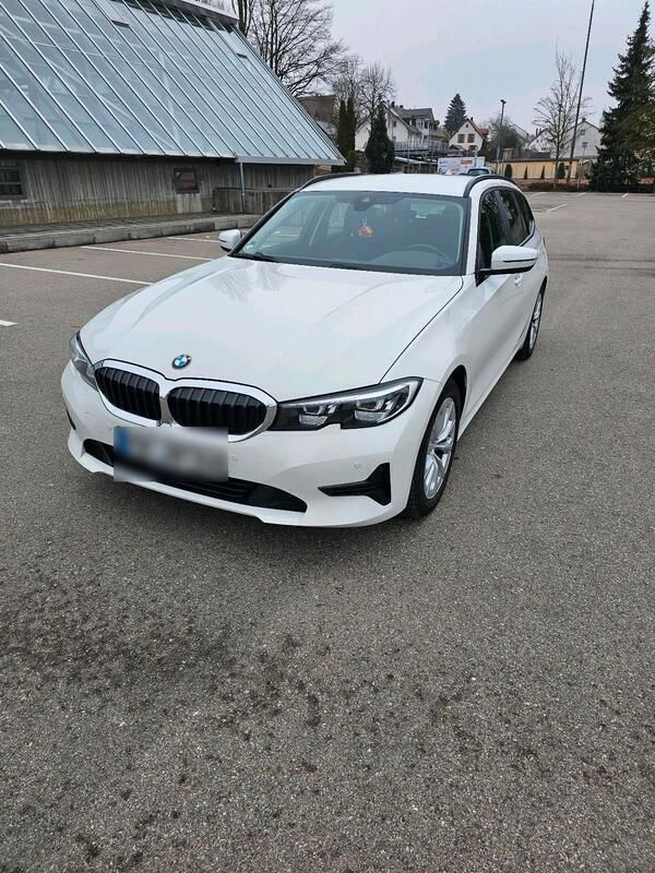 Weiß Gebraucht 2020 BMW 320 Advantage Kombi | 26.000 € (Fairer Preis) - Bild 1/4