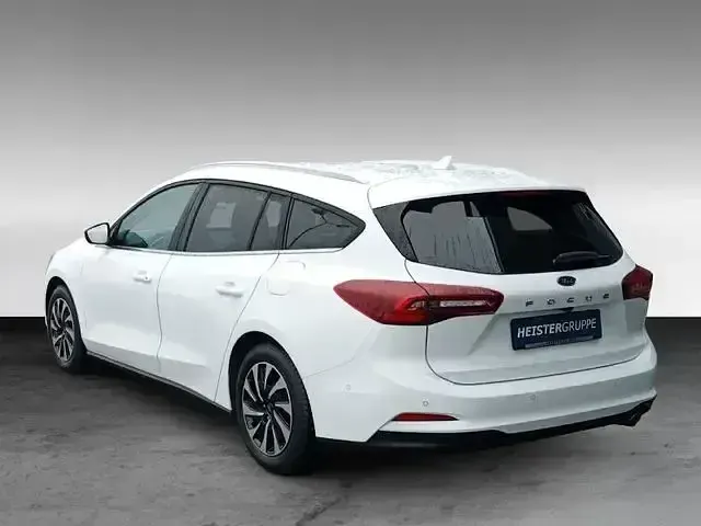Gebraucht Ford Focus Titanium 125 PS (91 kW) 2024 Frostweiß Kombi