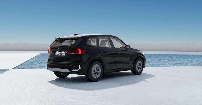 Neu BMW iX1 150 kW (204 PS) 2025 Schwarz uni SUV