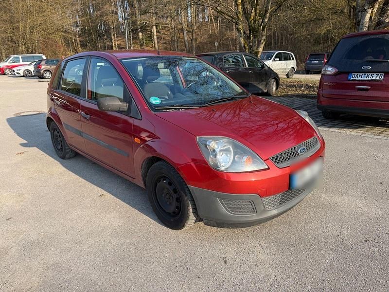 Gebraucht Ford Fiesta Ambiente 69 PS (50 kW) 2007 Rot Kleinwagen
