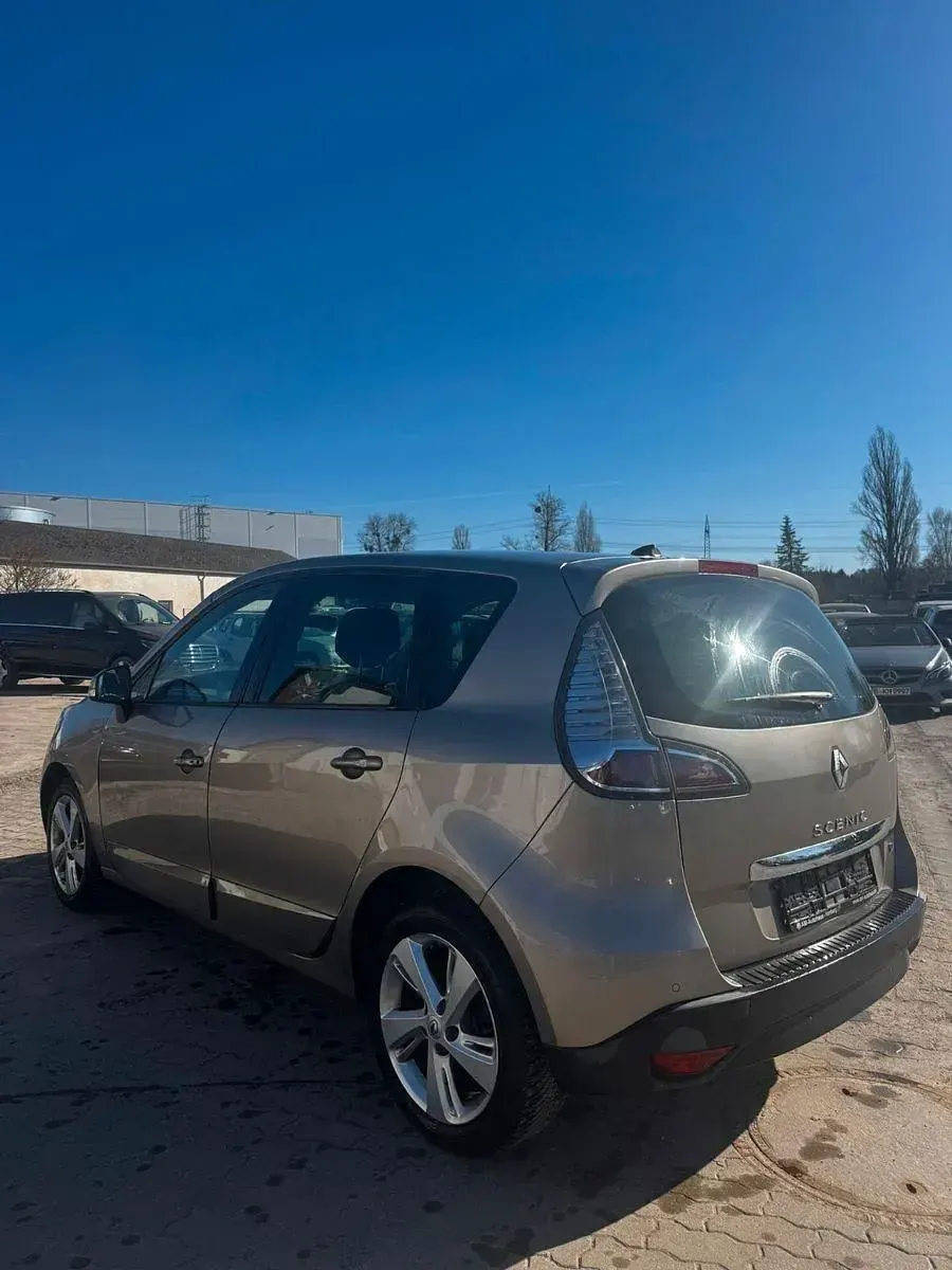 Gebraucht Renault Scénic III Bose Edition 116 PS (85 kW) 2012 Gold Van / Kleinbus