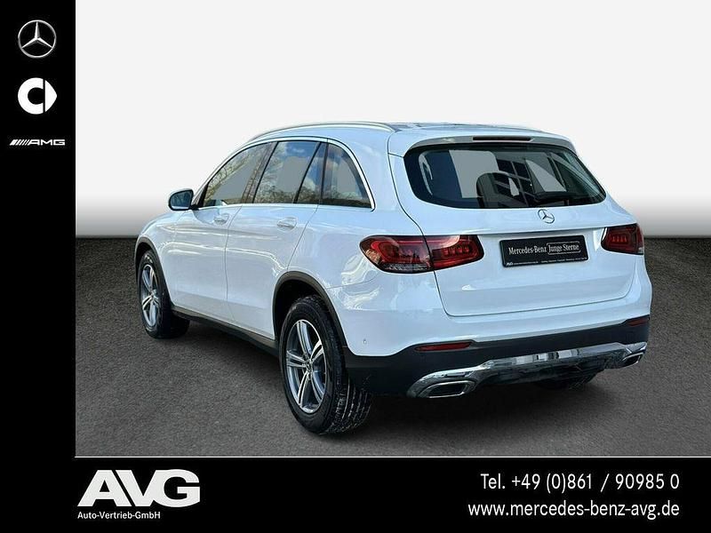 Gebraucht Mercedes GLC220 194 PS (142 kW) 2022 Unilack polarweiß SUV