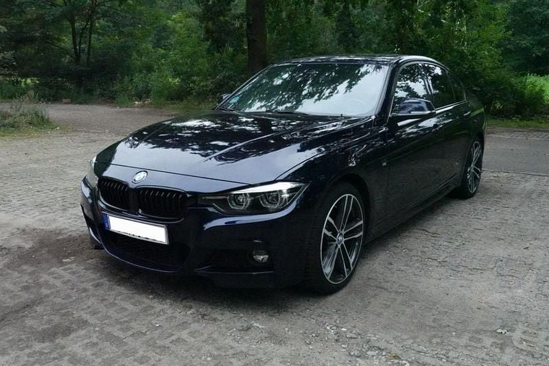 Blau Gebraucht 2018 BMW 320 Shadowline Limousine | 17.500 € (Superpreis) - Bild 1/4