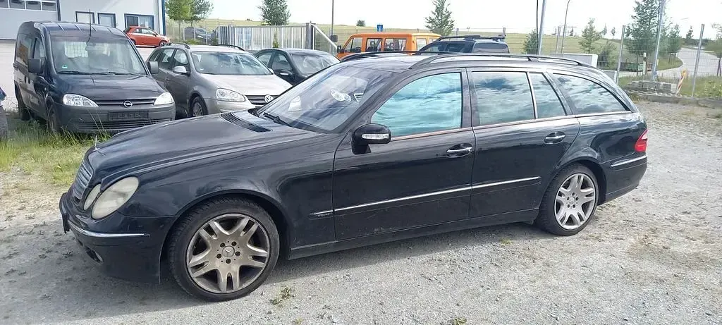 Gebraucht Mercedes E320 204 PS (150 kW) 2003 Schwarz Limousine