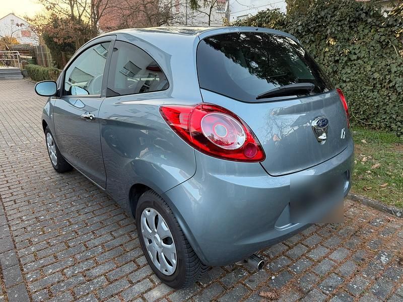 Gebraucht Ford Ka Titanium 69 PS (50 kW) 2014 Grau Kleinwagen