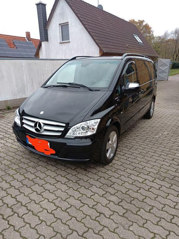 Schwarz Gebraucht 2012 Mercedes Viano Van / Kleinbus | 18.700 € (Fairer Preis) - Bild 1/4