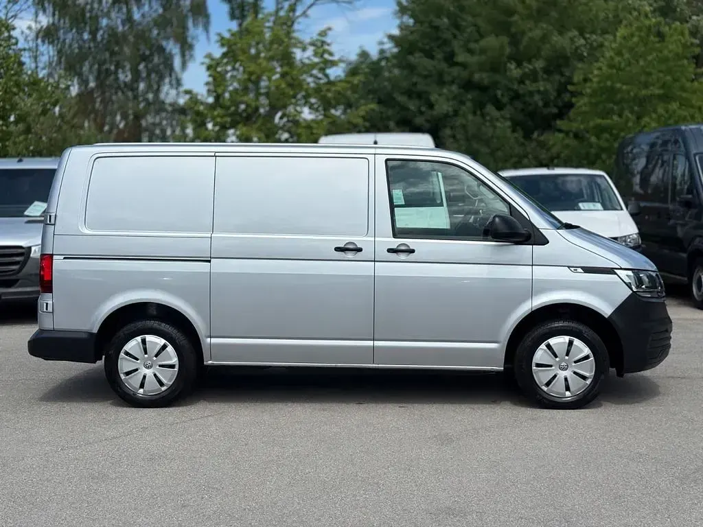 Gebraucht VW Transporter 110 PS (80 kW) 2021 Silber Van