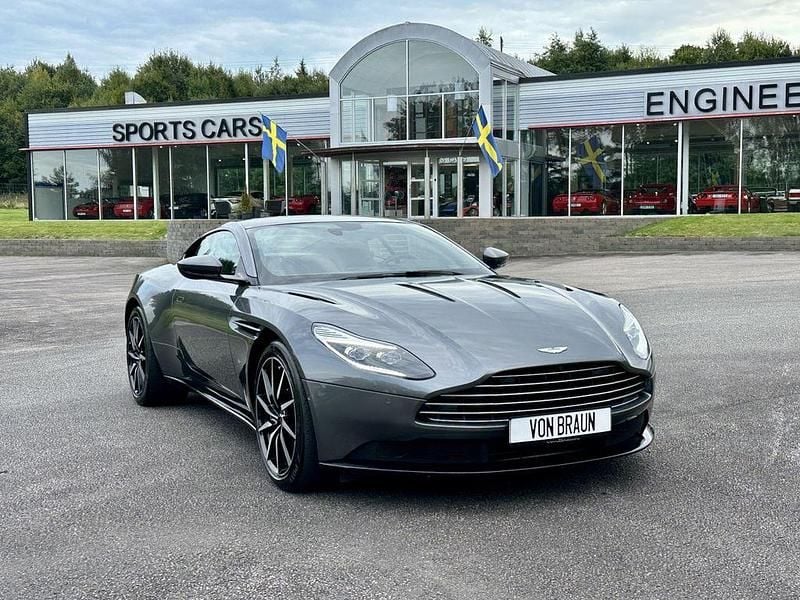 Grau Gebraucht 2017 Aston Martin DB11 Coupé | 135.000 € - Bild 1/4
