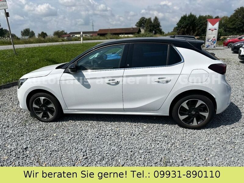 Używany Opel Corsa-e Elegance 100 kW (136 KM) 2022 Biały Hatchback
