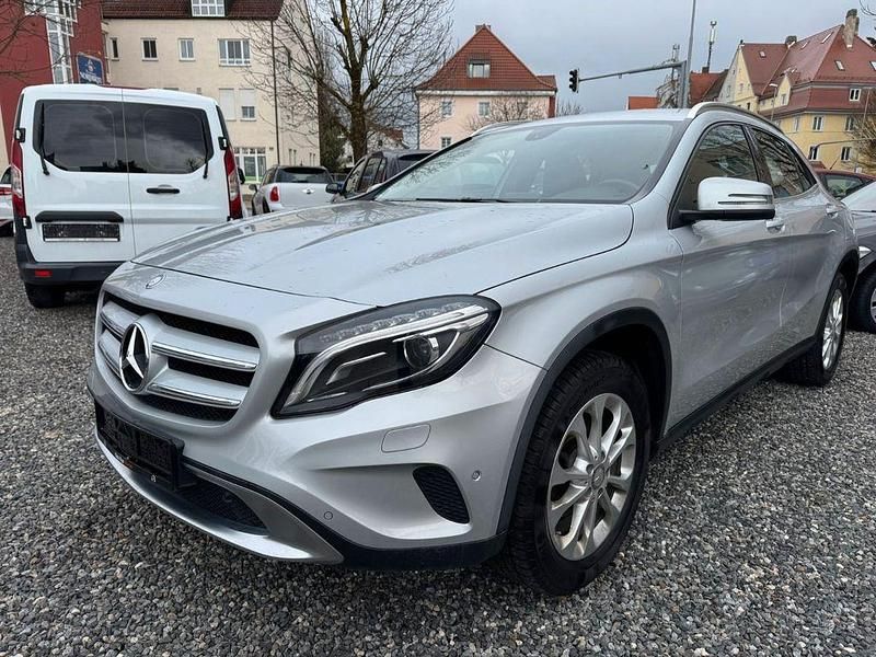 Gebraucht Mercedes GLA200 156 PS (114 kW) 2015 Silber SUV