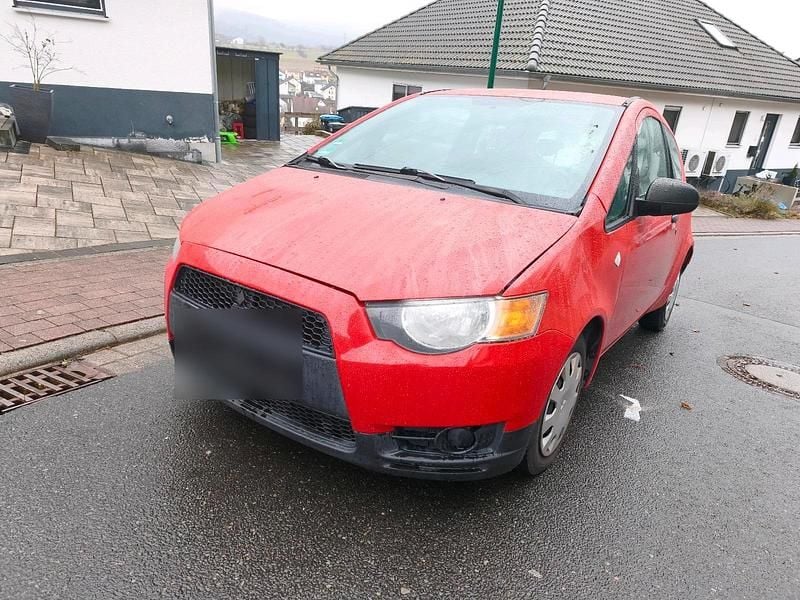 Gebraucht Mitsubishi Colt 90 PS (66 kW) 2009 Rot Kleinwagen