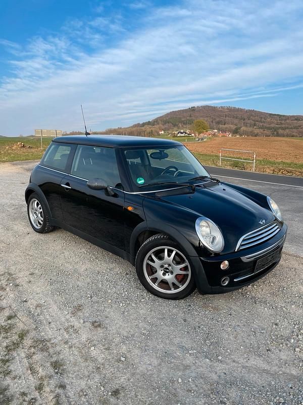 Gebraucht Mini ONE 90 PS (66 kW) 2004 Schwarz Kleinwagen