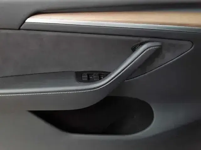 Gebraucht Tesla Model Y 378 kW (514 PS) 2023 Andere SUV