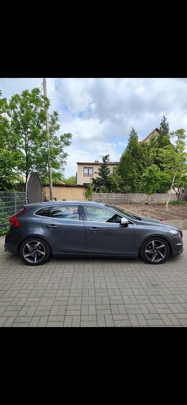 Gebraucht Volvo V40 R-Design 114 PS (83 kW) 2013 Grau Limousine