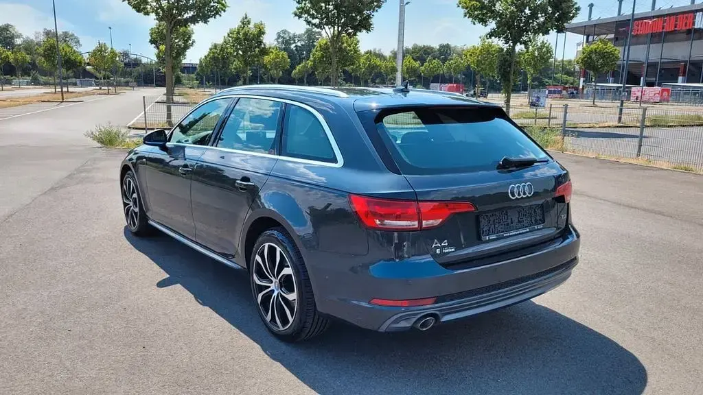 Gebraucht Audi A4 Sport 150 PS (110 kW) 2016 Grau Kombi