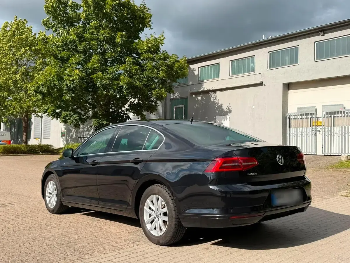 Gebraucht VW Passat 150 PS (110 kW) 2019 Limousine