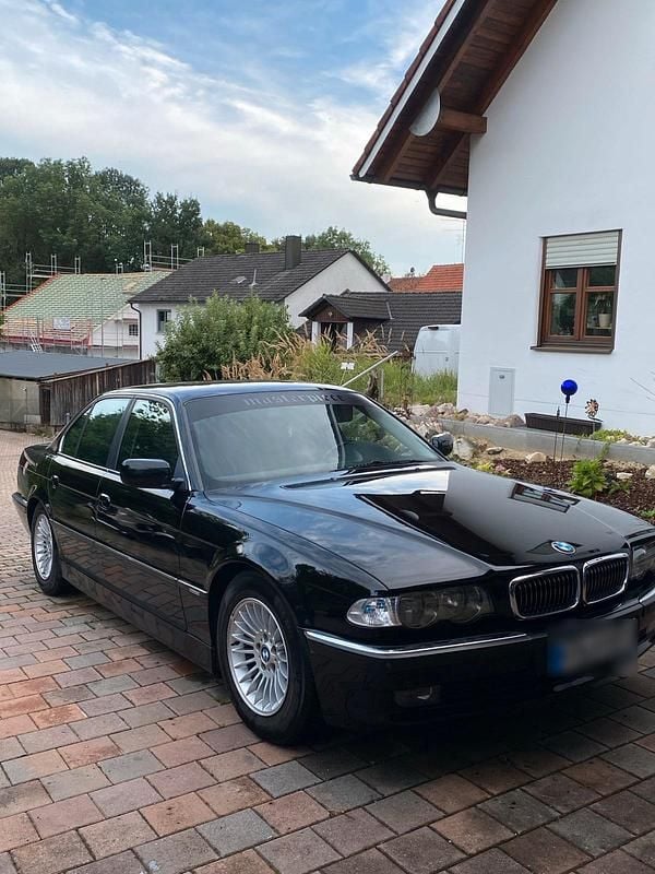 Second-hand BMW 730 192 CP (141 kW) 2001 Negru Berlinǎ