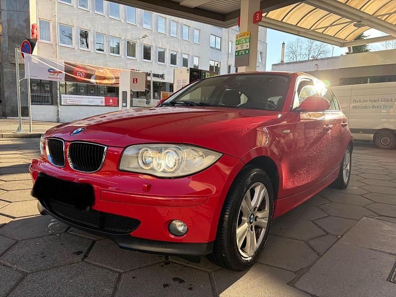 Rot Gebraucht 2005 BMW 118 Kleinwagen | 2.199 € (Guter Preis) - Bild 1/4