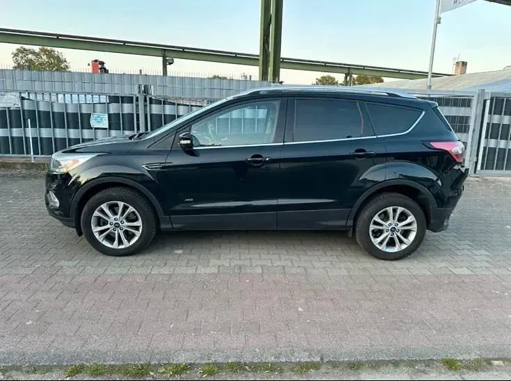 Usata Ford Kuga 182 CV (133 kW) 2017 Nero SUV