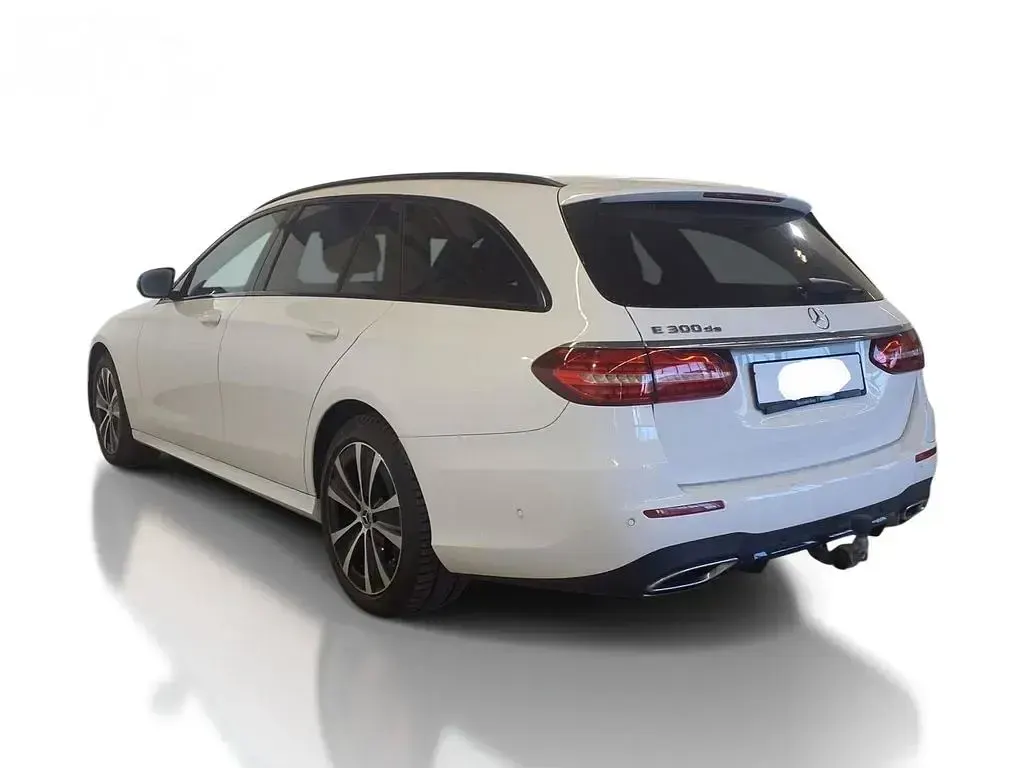Gebraucht Mercedes E300 AMG line 194 PS (142 kW) 2022 Weiß Limousine