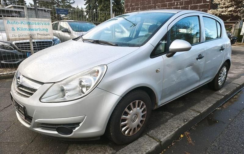 Gebraucht Opel Corsa Selection 101 PS (74 kW) 2010 Silber Kleinwagen
