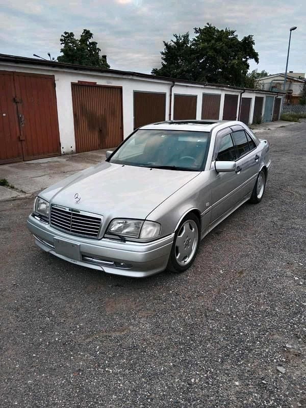 Silber Gebraucht 2025 Mercedes C36 AMG AMG Limousine | 14.500 € - Bild 1/4