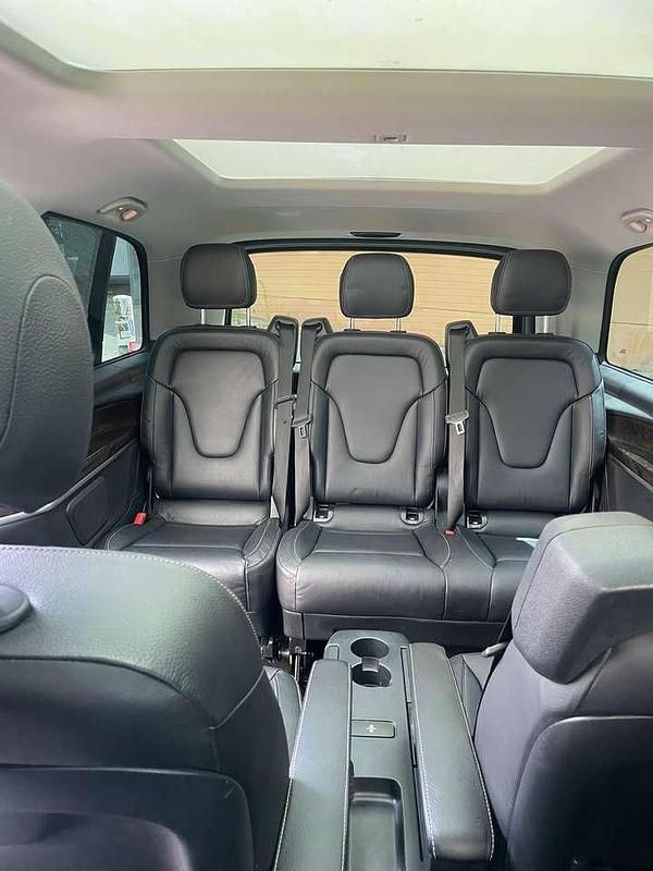 Gebraucht Mercedes V220 Avantgarde 163 PS (119 kW) 2017 Grau Van / Kleinbus