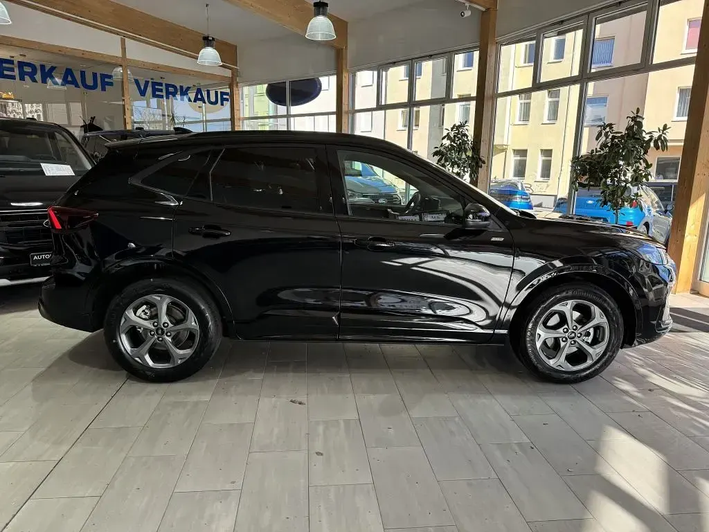 Ny Ford Kuga ST-Line 190 HK (139 kW) 2026 Sort SUV